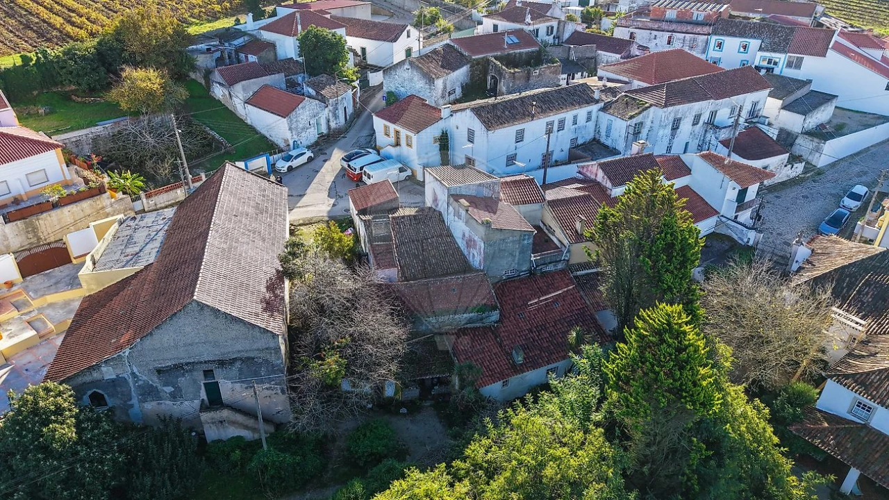Moradia T2 para Venda em Dois Portos e Runa Foto 18