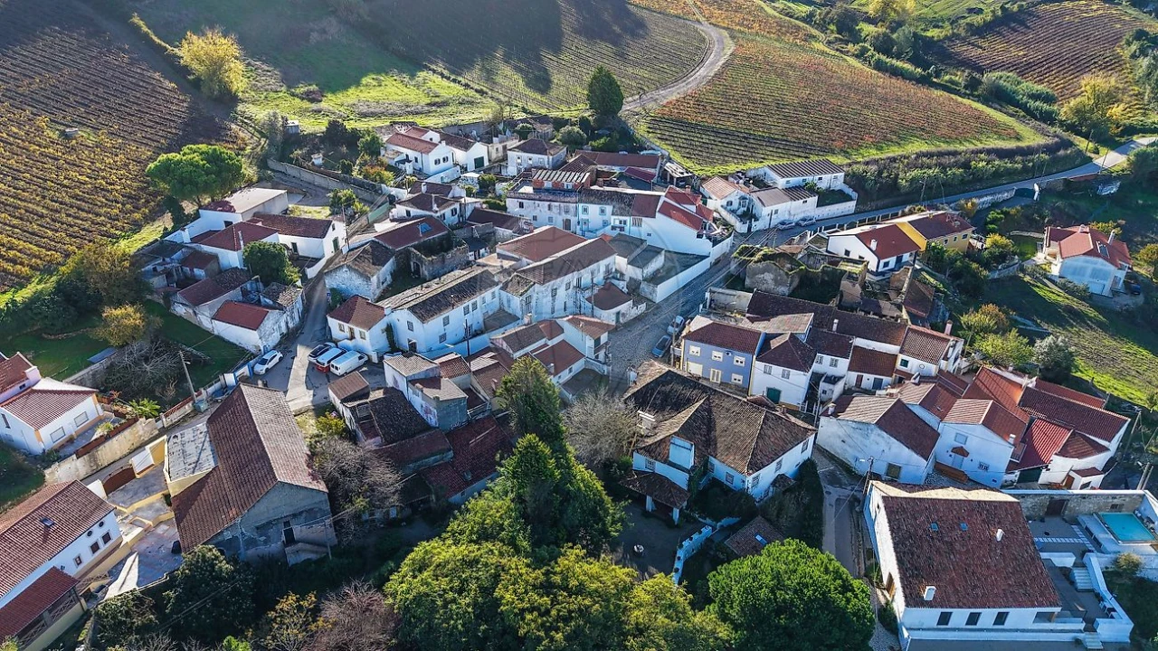 Moradia T2 para Venda em Dois Portos e Runa Foto 15