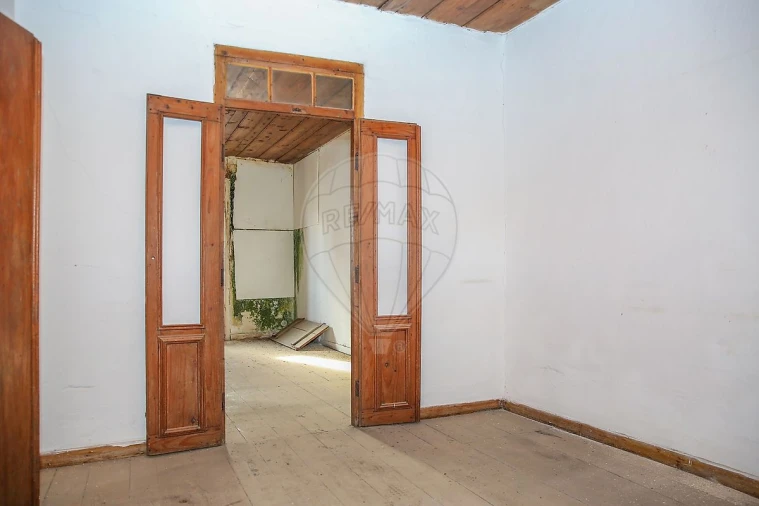 Prédio para Venda em Azambuja Foto 3