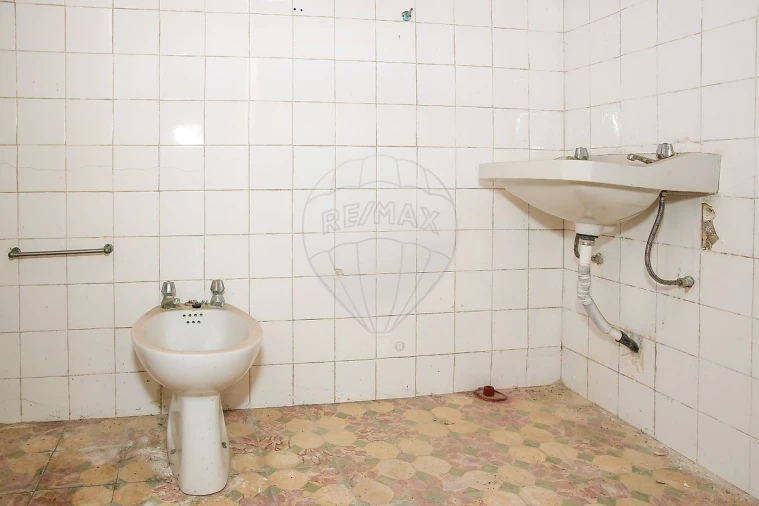 Prédio para Venda em Azambuja Foto 10