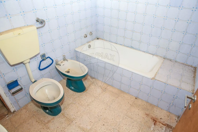 Prédio para Venda em Azambuja Foto 17