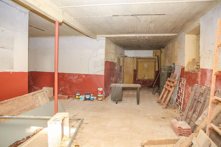 Prédio para Venda em Azambuja Foto 25