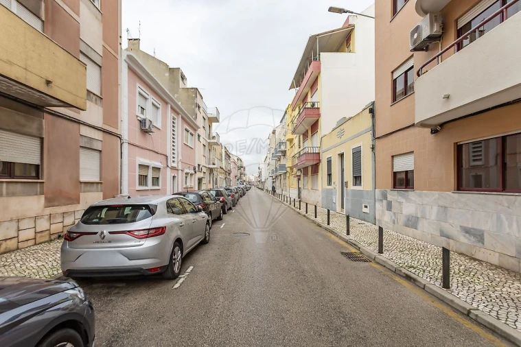 Apartamento T1 para Venda em Barreiro e Lavradio Foto 22