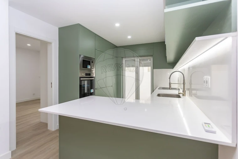 Apartamento T1 para Venda em Barreiro e Lavradio Foto 2