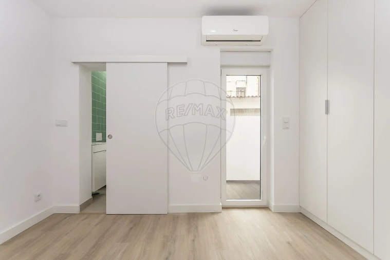 Apartamento T1 para Venda em Barreiro e Lavradio Foto 4