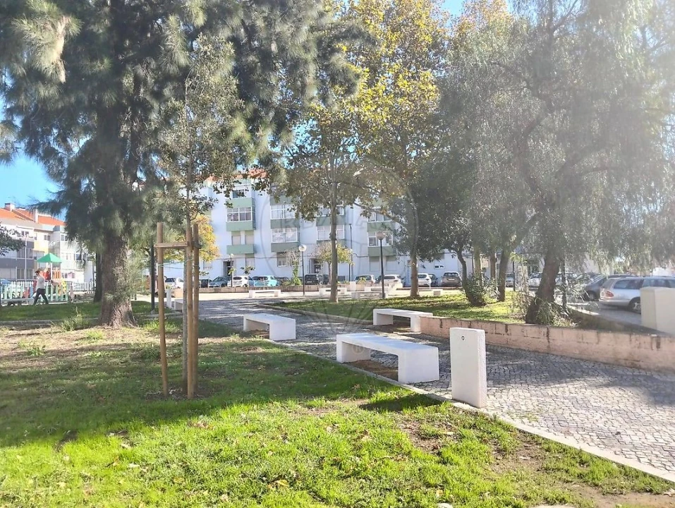 Apartamento T3 para Venda em Póvoa de Santa Iria e Forte da Casa Foto 5