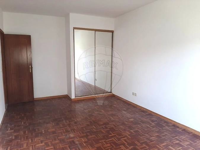 Apartamento T3 para Venda em Algueirão-Mem Martins Foto 5