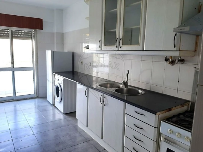 Apartamento T3 para Venda em Algueirão-Mem Martins Foto 1
