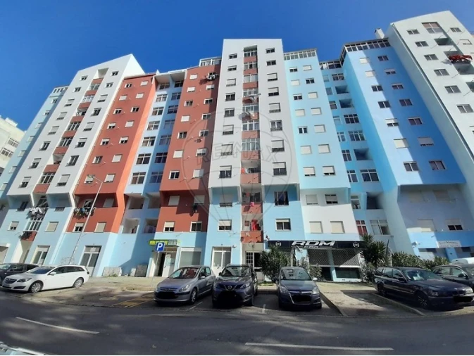 Apartamento T3 para Venda em Algueirão-Mem Martins Foto 10