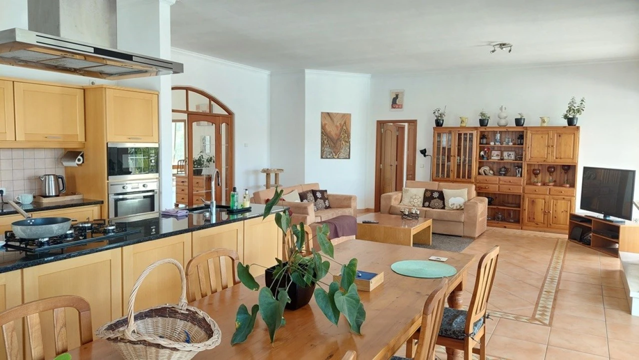 Moradia T4 para Venda em Coimbrão Foto 8