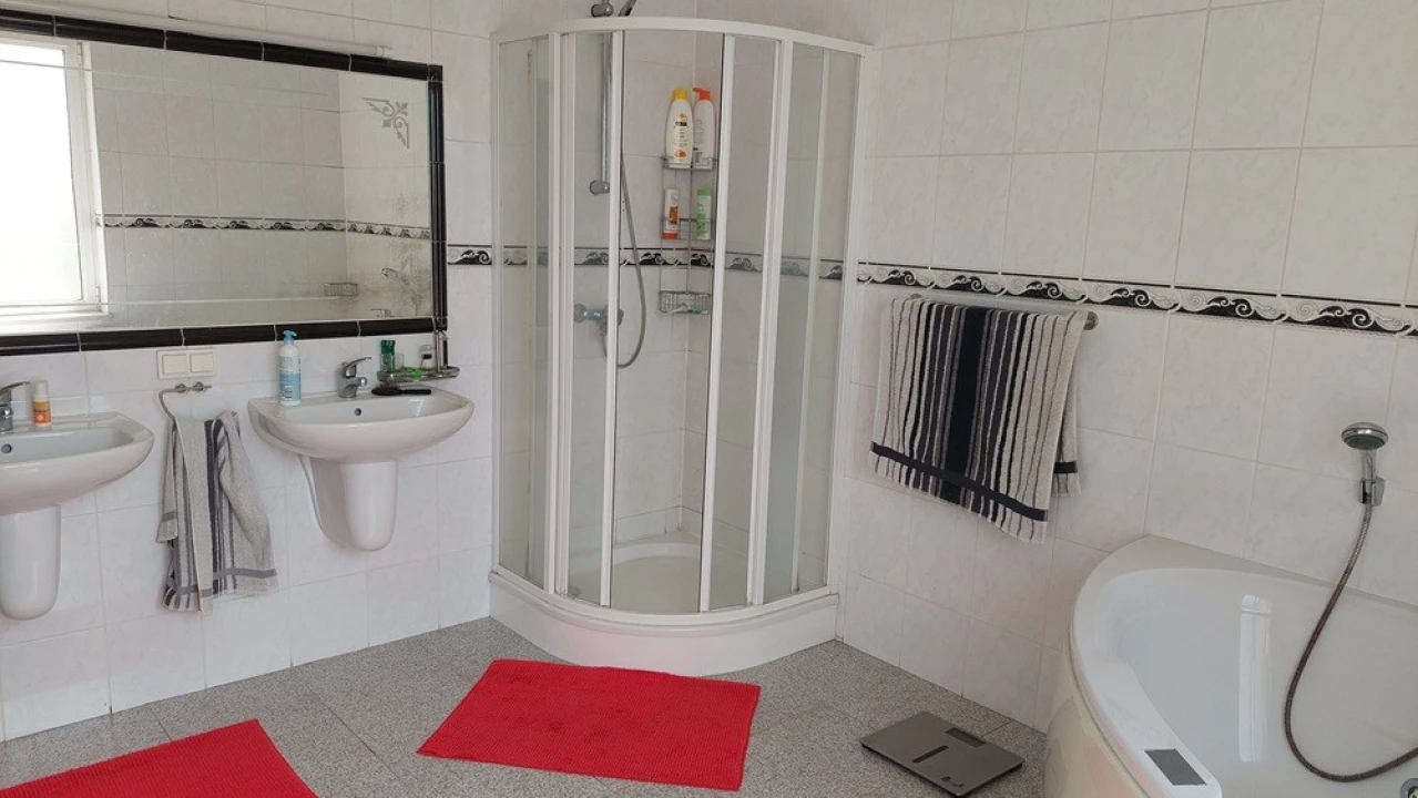 Moradia T4 para Venda em Coimbrão Foto 15