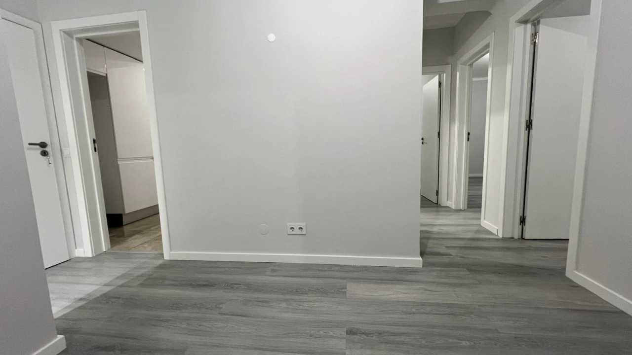 Apartamento T3 para Venda em Portimão Foto 5