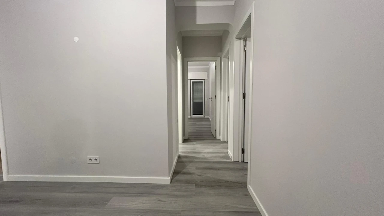 Apartamento T3 para Venda em Portimão Foto 6