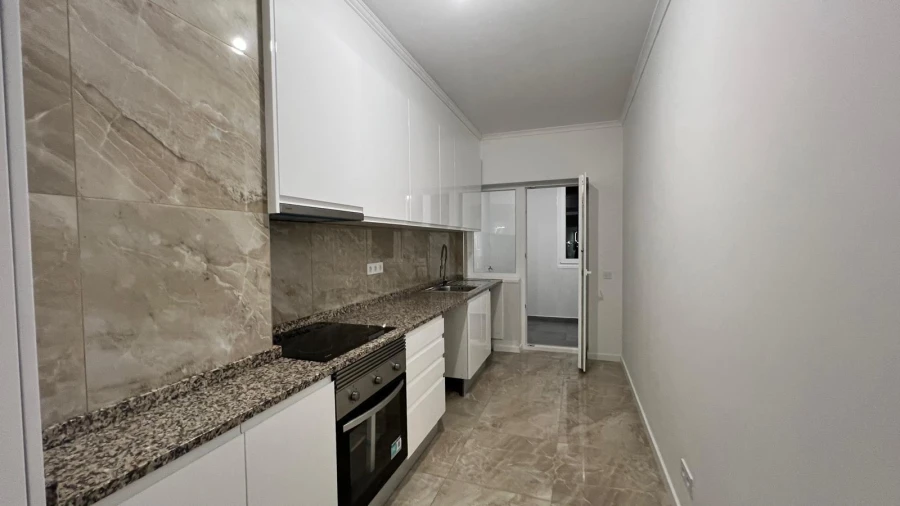 Apartamento T3 para Venda em Portimão Foto 2