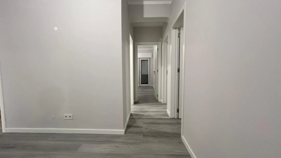 Apartamento T3 para Venda em Portimão Foto 4