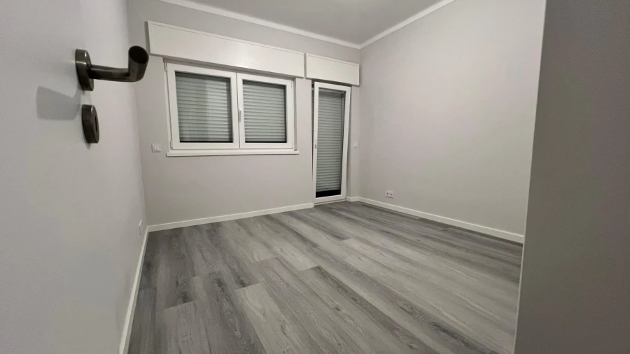 Apartamento T3 para Venda em Portimão Foto 13