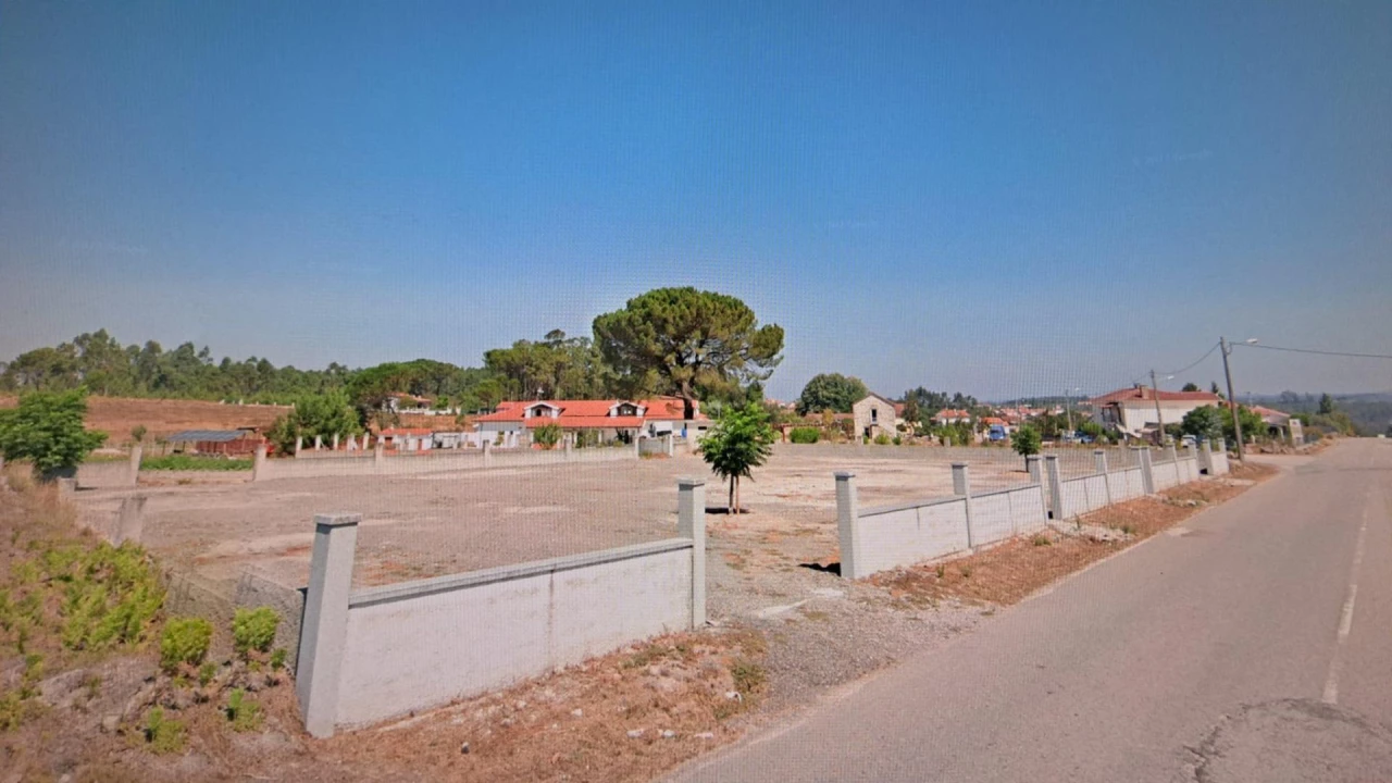 Terreno para Venda em Midões Foto 1