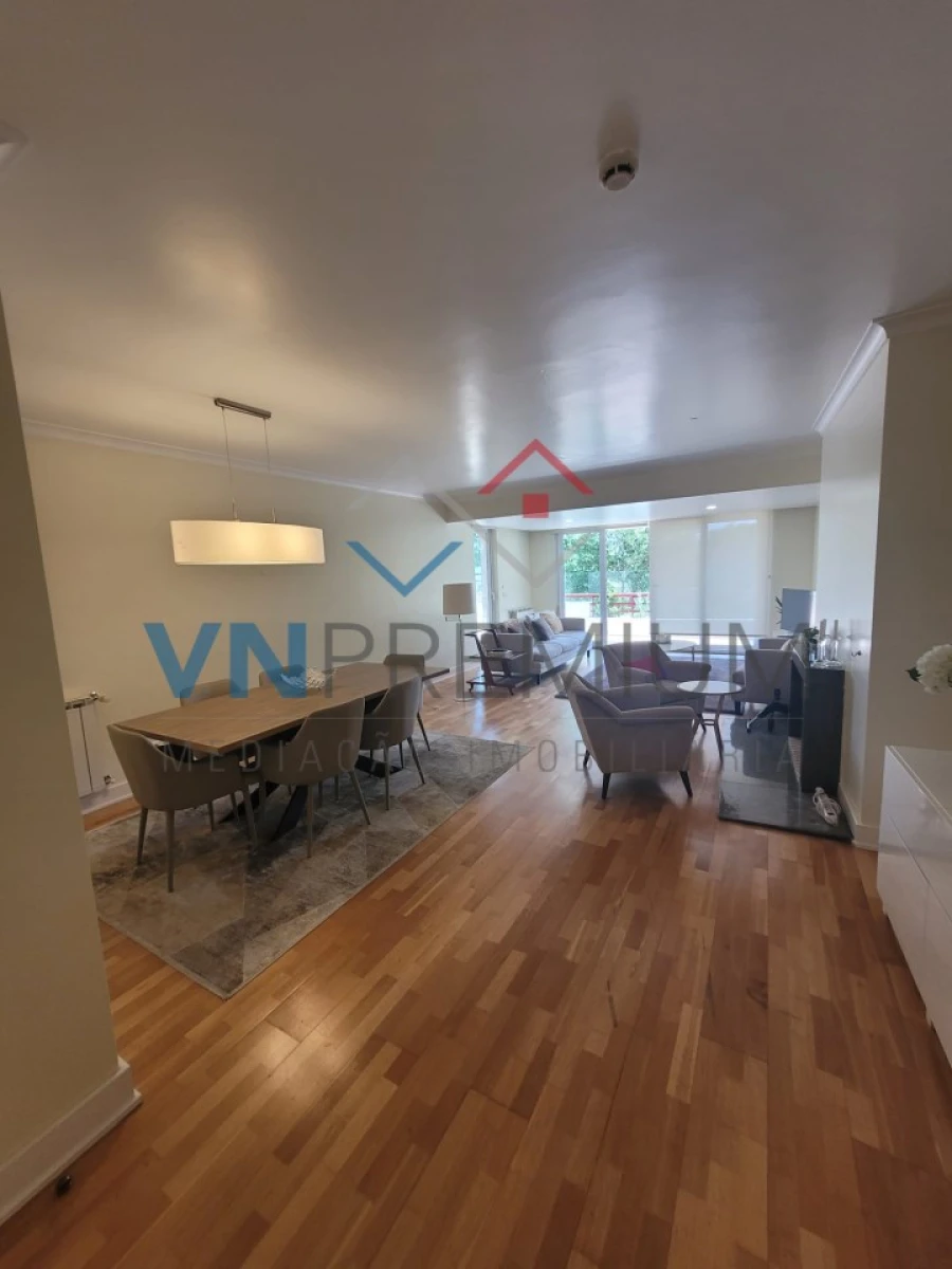 Apartamento T2 para Arrendamento em Queluz e Belas Foto 2