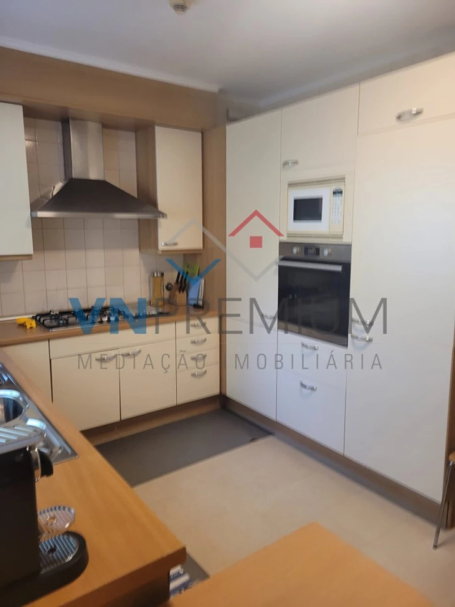 Apartamento T2 para Arrendamento em Queluz e Belas Foto 12