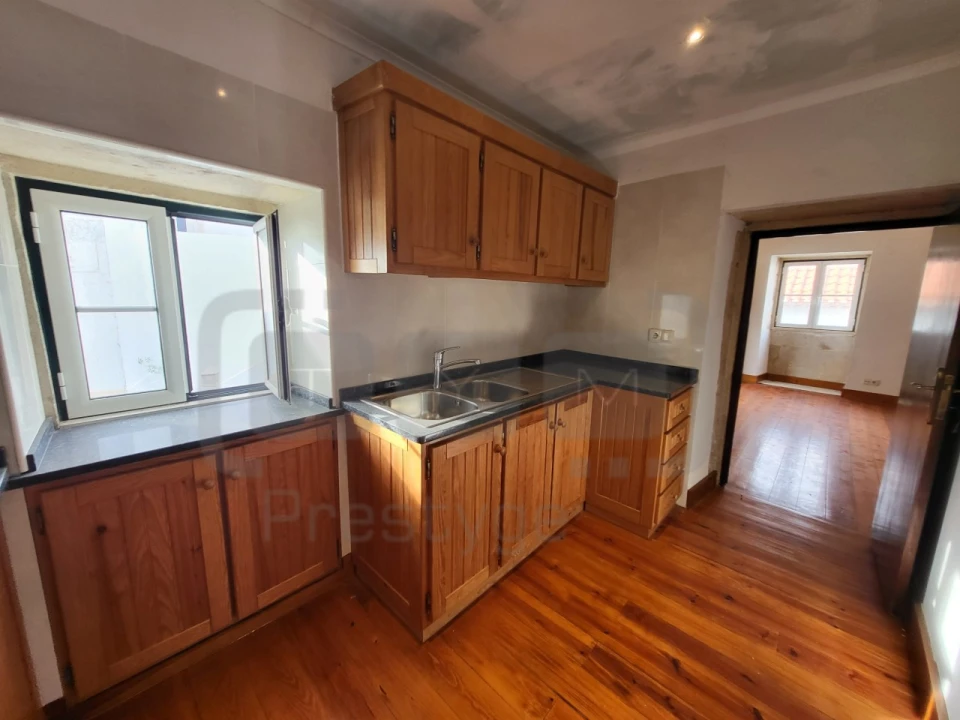 Moradia T2 para Venda em Além da Ribeira e Pedreira Foto 3