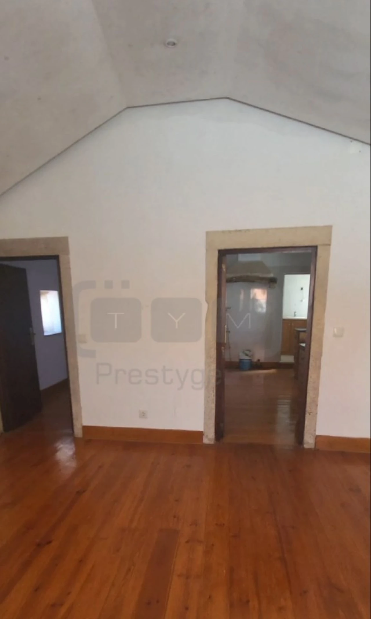 Moradia T2 para Venda em Além da Ribeira e Pedreira Foto 18