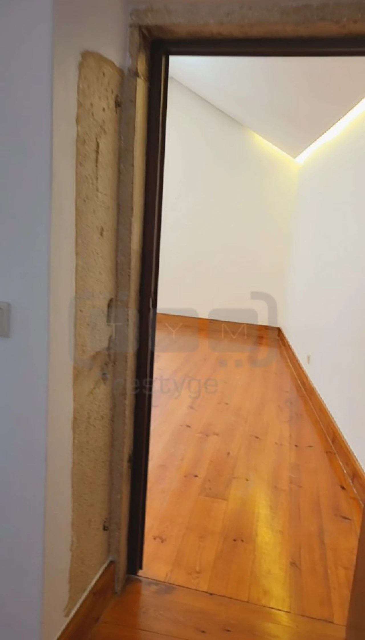 Moradia T2 para Venda em Além da Ribeira e Pedreira Foto 9