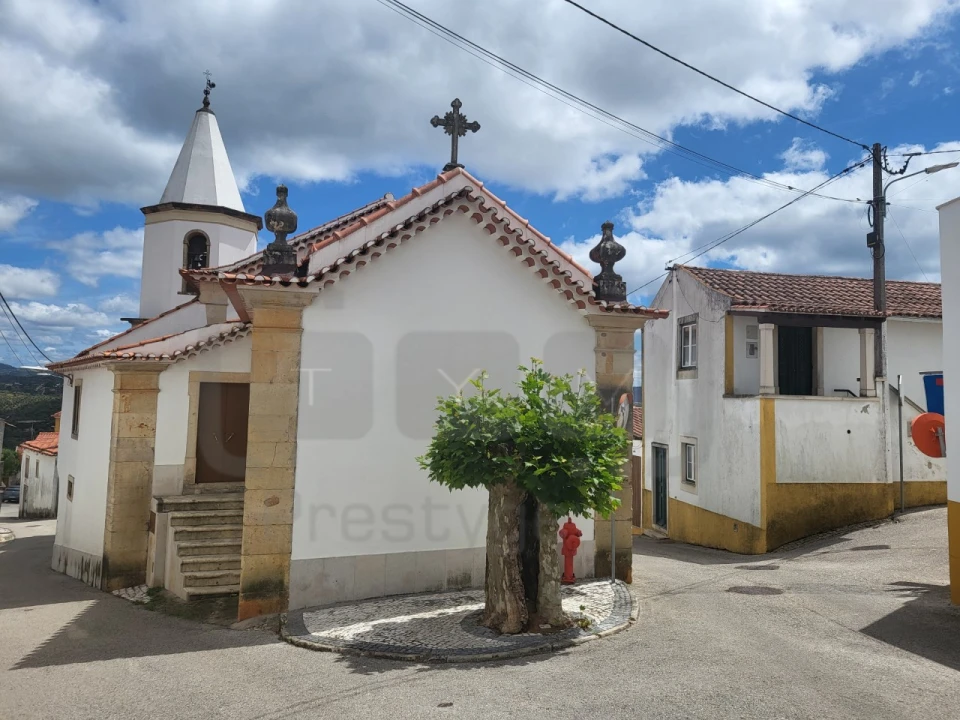 Moradia T2 para Venda em Além da Ribeira e Pedreira Foto 1