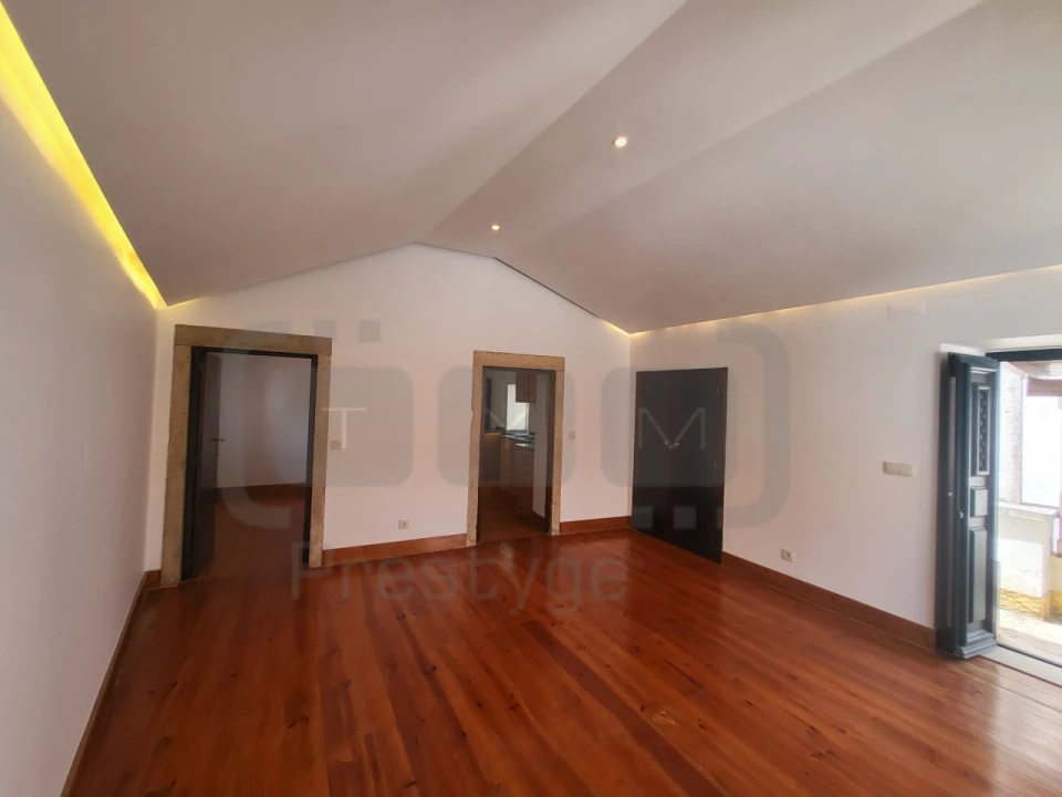 Moradia T2 para Venda em Além da Ribeira e Pedreira Foto 4