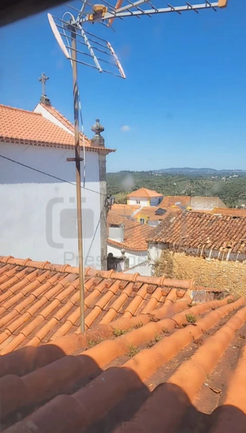 Moradia T2 para Venda em Além da Ribeira e Pedreira