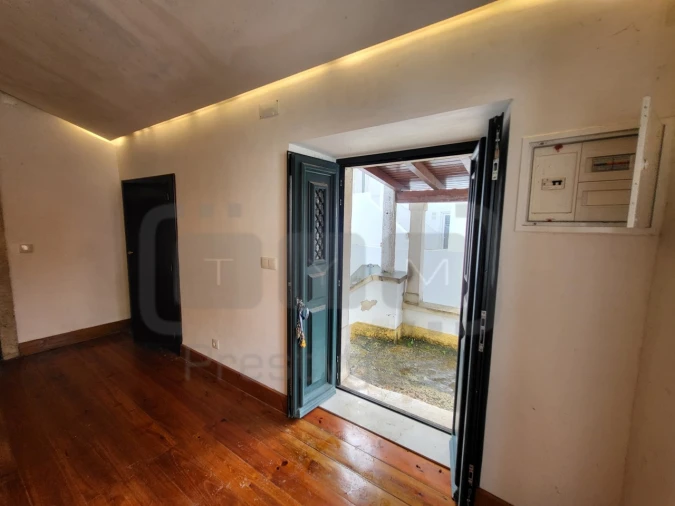 Moradia T2 para Venda em Além da Ribeira e Pedreira Foto 5