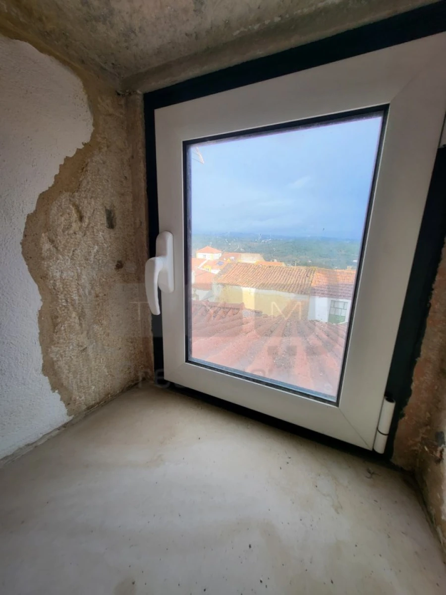 Moradia T2 para Venda em Além da Ribeira e Pedreira Foto 8