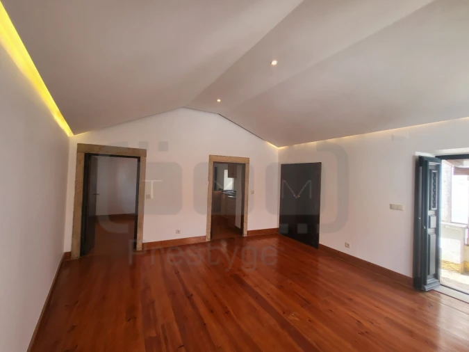 Moradia T2 para Venda em Além da Ribeira e Pedreira Foto 4