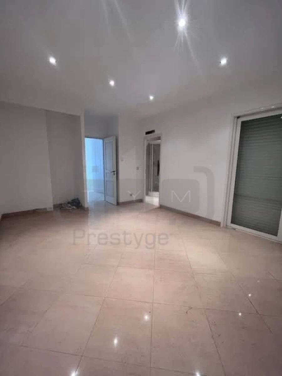 Moradia T4 para Venda em Além da Ribeira e Pedreira Foto 6