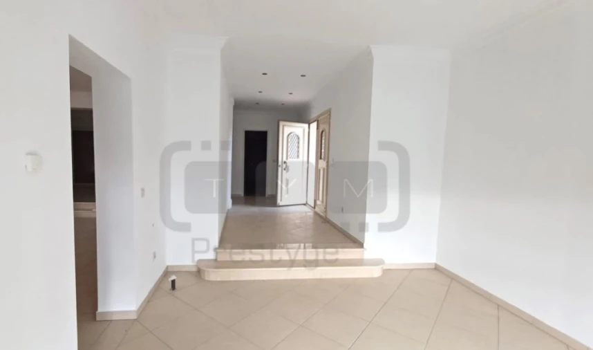 Moradia T4 para Venda em Além da Ribeira e Pedreira Foto 9