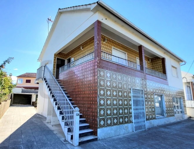 Moradia T3 para Venda em São João Baptista e Santa Maria dos Olivais Foto 1