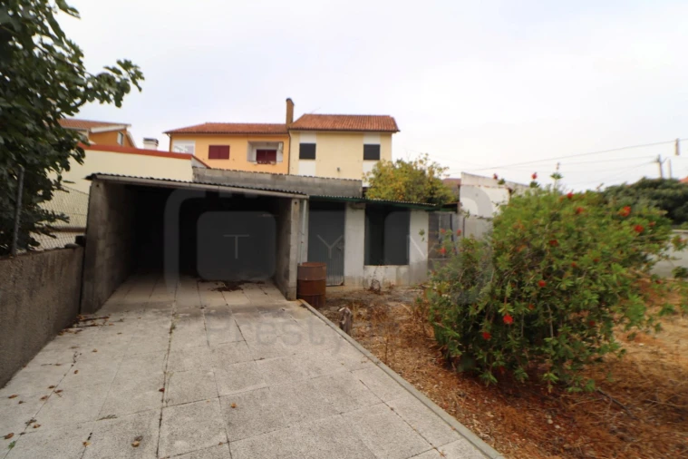 Moradia T3 para Venda em São João Baptista e Santa Maria dos Olivais Foto 13