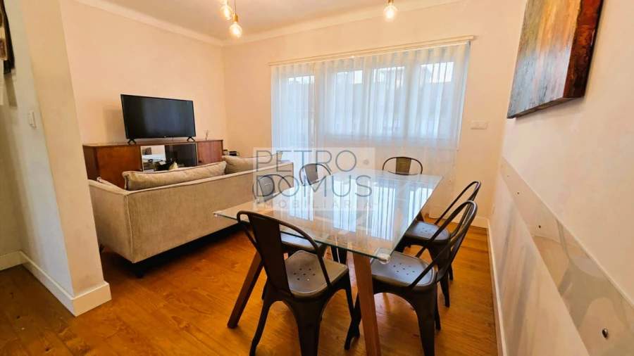 Apartamento T2 para Venda em Alvalade Foto 1