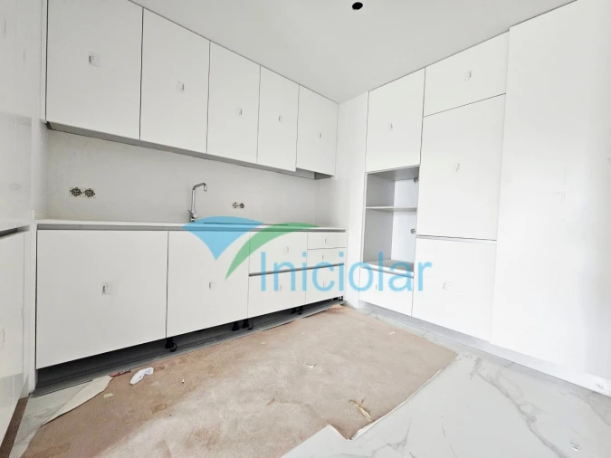 Apartamento T1 para Venda em Cidade da Maia Foto 2