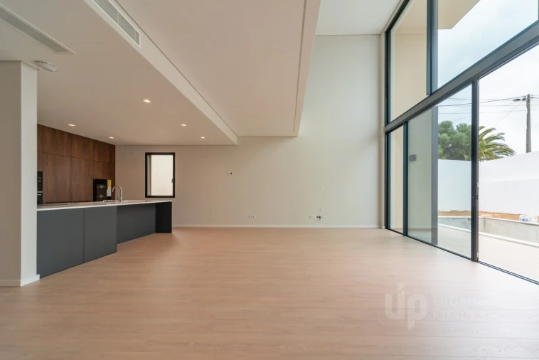 Moradia T4 para Venda em Alcabideche Foto 1