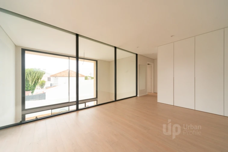 Moradia T4 para Venda em Alcabideche Foto 16