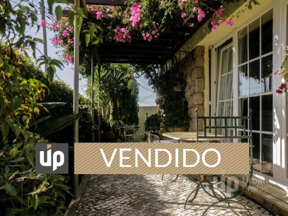 Moradia T3 para Venda em Colares Foto 1