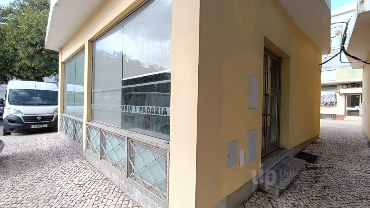Loja para Arrendamento em Carcavelos e Parede Foto 1