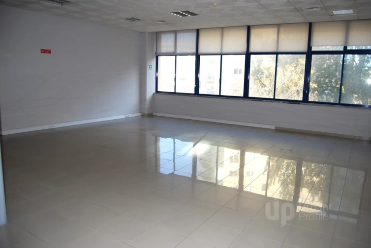 Escritório para Arrendamento em Algés, Linda-A-Velha e Cruz Quebrada-Dafundo