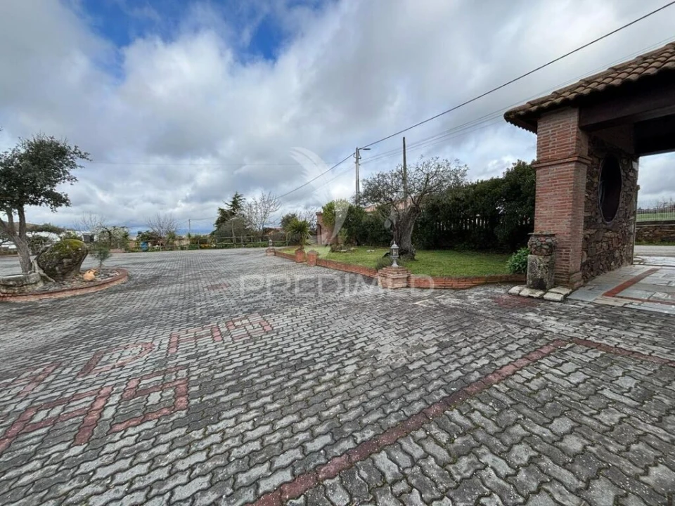 Quinta T4 para Venda em Vimioso Foto 6