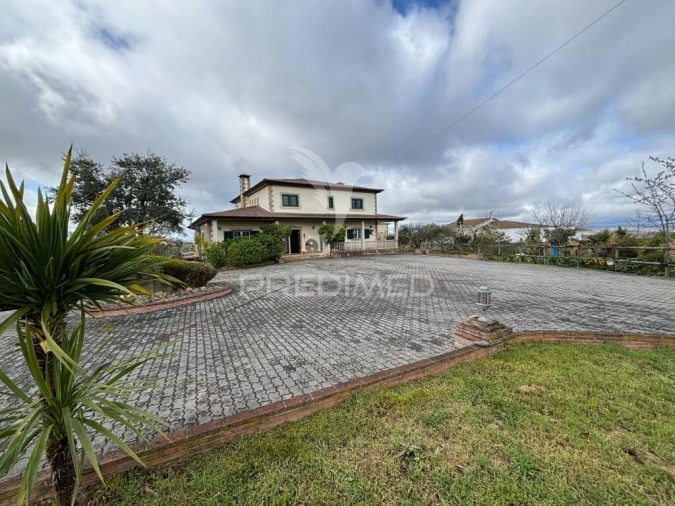 Quinta T4 para Venda em Vimioso Foto 9