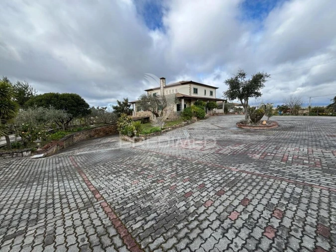 Quinta T4 para Venda em Vimioso Foto 5