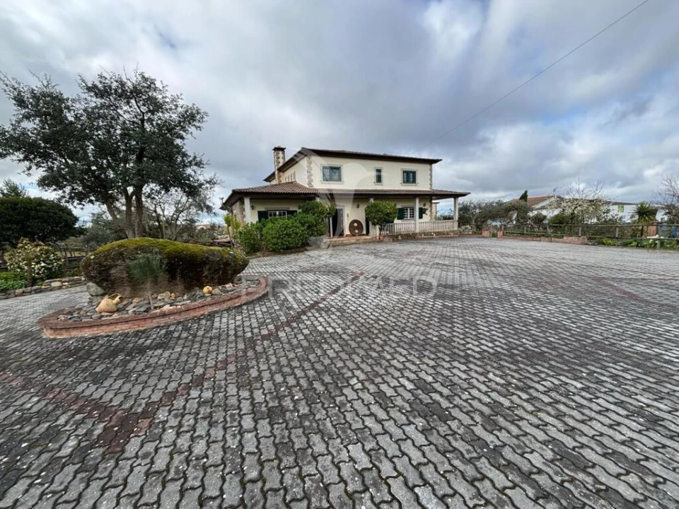 Quinta T4 para Venda em Vimioso Foto 7