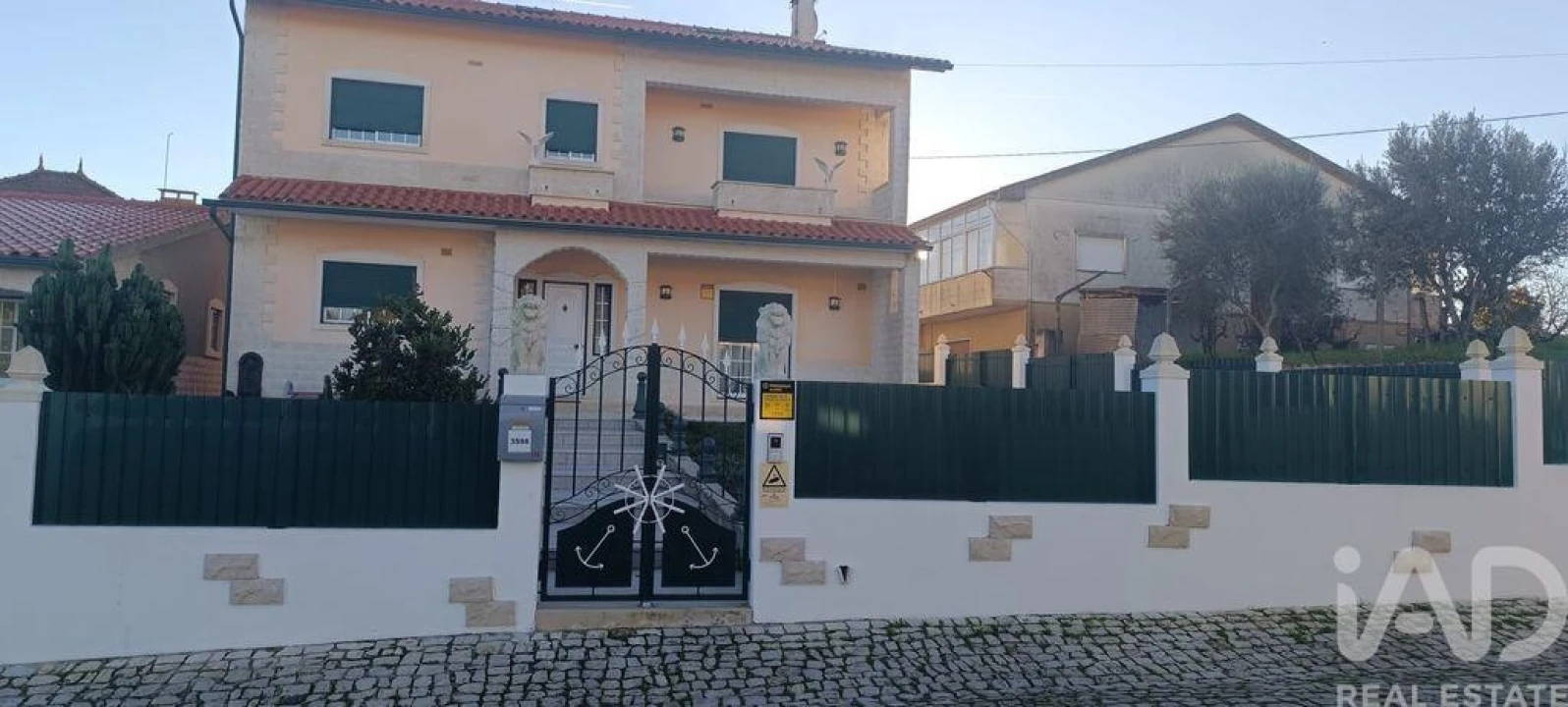 Moradia T5 para Venda em Arega Foto 3