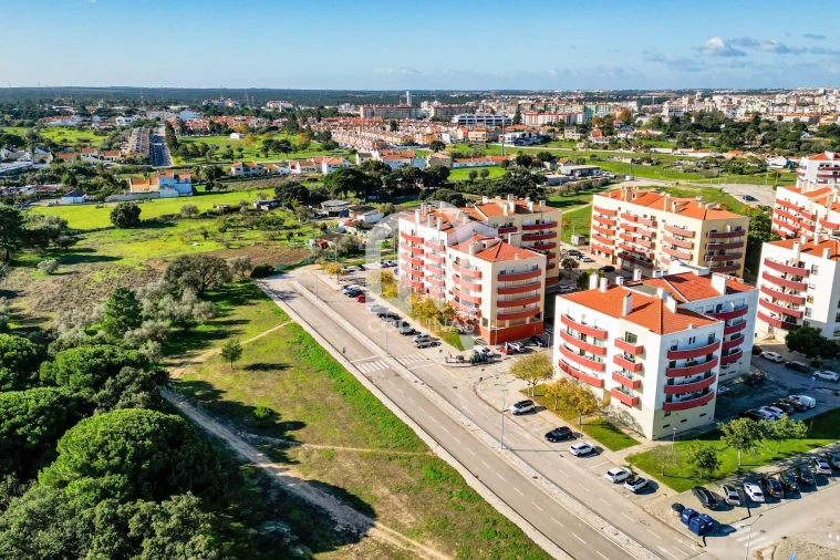Apartamento T3 para Venda em Seixal, Arrentela e Aldeia de Paio Pires Foto 35