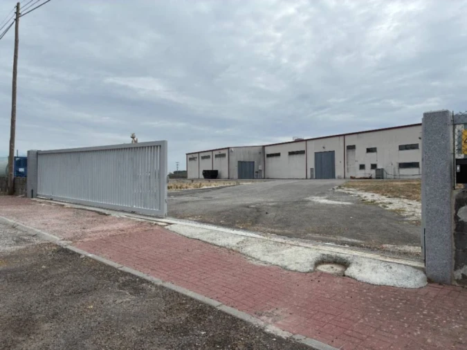 Armazém para Venda em Monteiras